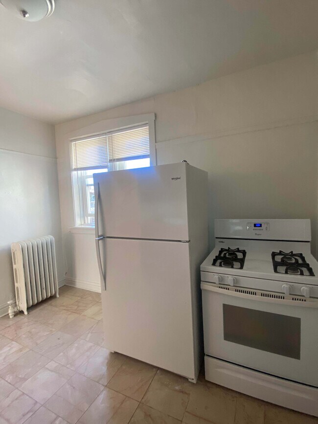 6332 N Magnolia Ave unit 3W, Chicago, IL 60660 - photo 5