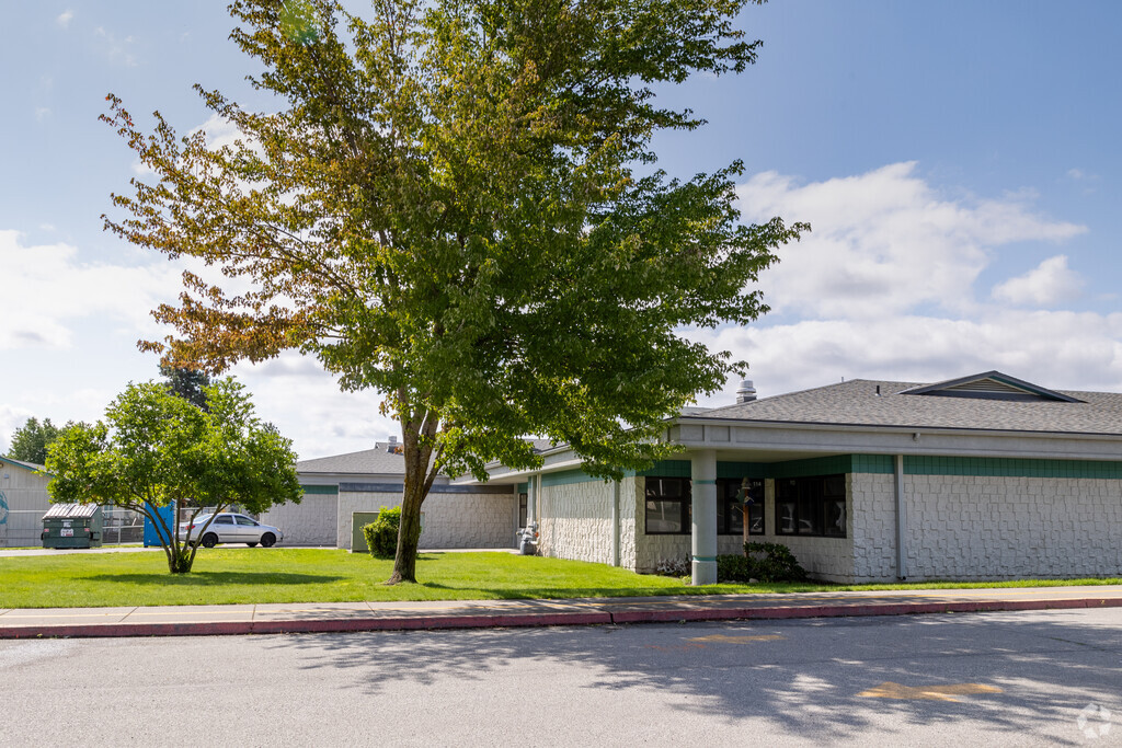 Southeast classrooms at Hayden Meadows Elementary.