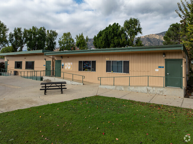 La Fetra Elementary School is part of the Glendora Unified school district.