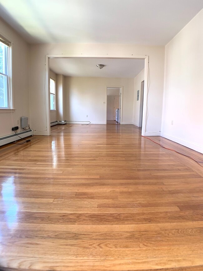 134 Lenox Ave Unit 2nd Floor, Providence, RI 02907
