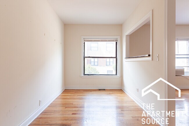 828 W Waveland Ave unit 3, Chicago, IL 60613 - photo 3