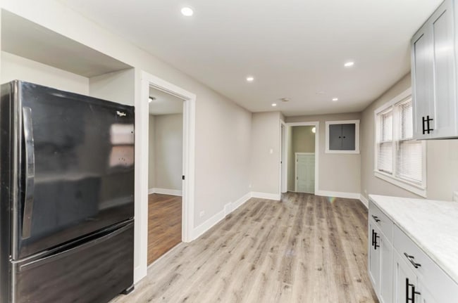 11209 S Laflin St, Chicago, IL 60643 - photo 7