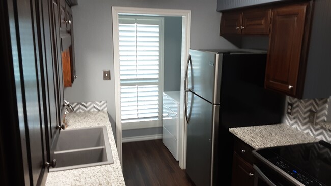 3641 Bryce Ave unit 3, Fort Worth, TX 76107 - photo 5