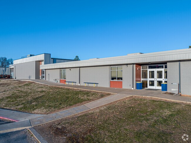 Decatur High School has 149 students and a C- rating on Niche.com.