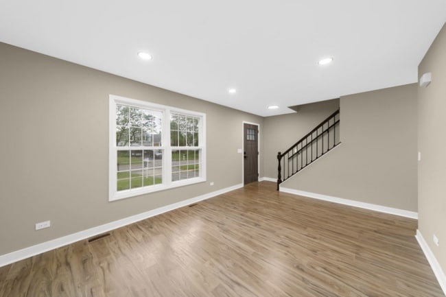 990 Whitehall Way, Crystal Lake, IL 60014 - photo 2