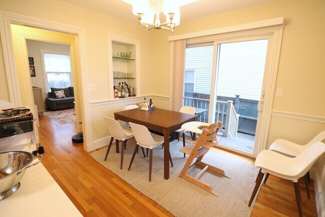 173 Pleasant St unit 1, Cambridge, MA 02139 - photo 3
