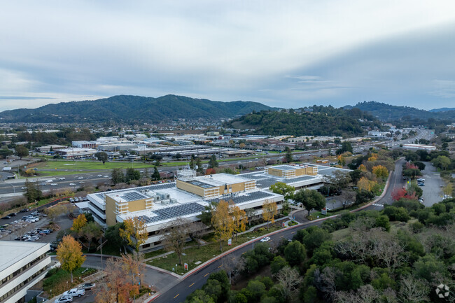 Experience Customized Education and Support at Fusion Academy Marin.