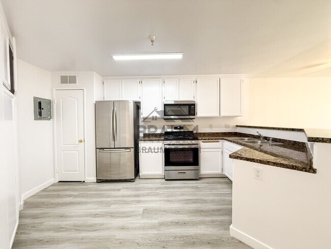 7323 Winnetka Ave unit 107, Winnetka, CA 91306 - photo 2