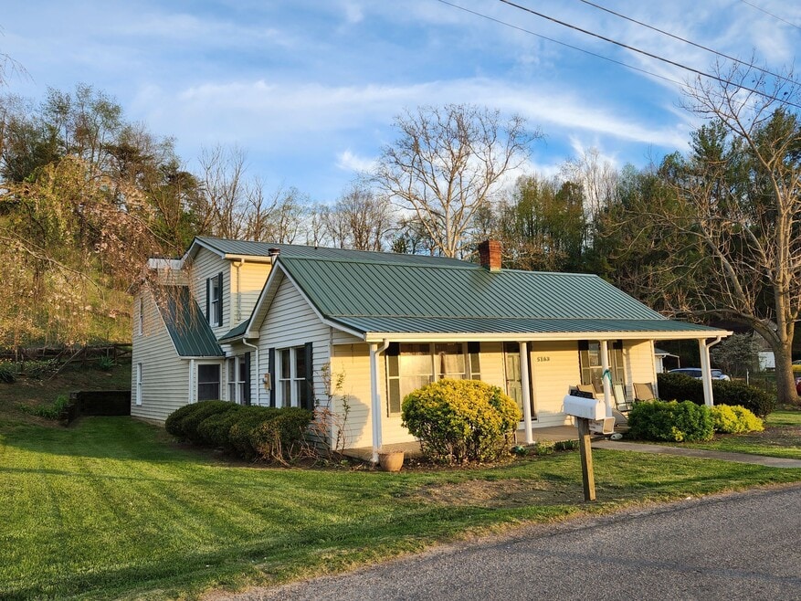 5163 Whitethorne Rd, Blacksburg, VA 24060 - photo 1