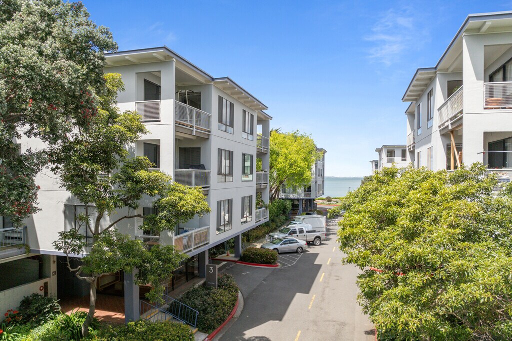 About Watergate, Emeryville CA HOAs, Reviews, Amenities