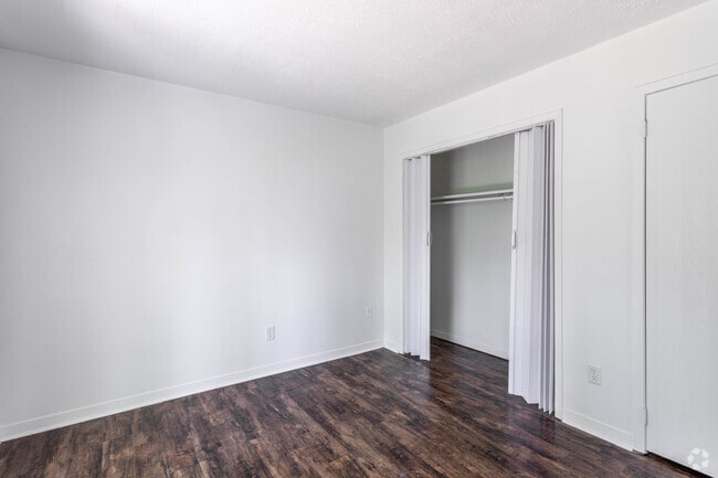 1 Br, 1 Ba - 750 SF