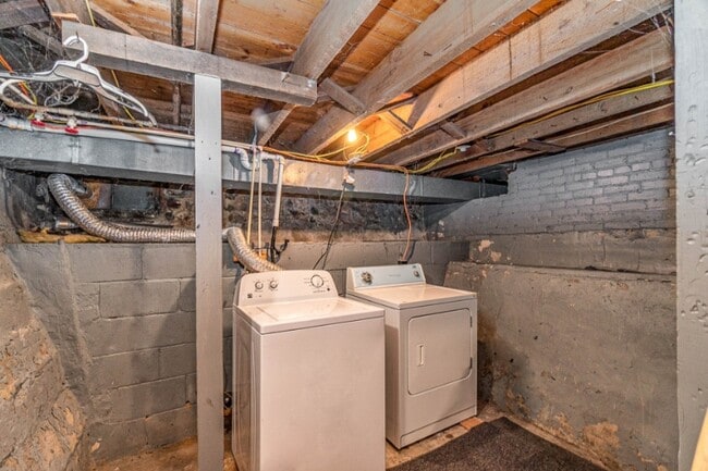 212 W Locust St unit A, Mount Pleasant, MI 48858 - photo 4