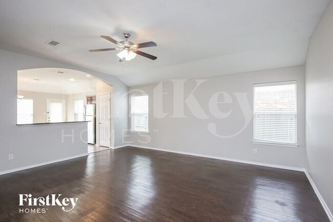 2037 Cattle Creek Rd, Fort Worth, TX 76134 - photo 4