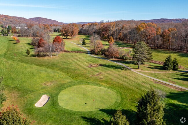 Fairway Valley Golf Club is a public 18- hole golf course open to all in Washington, NJ