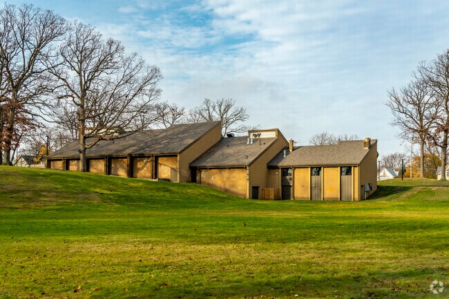 Jackson Boos Recreation Center has a fitness center for the Loomis locals to us.