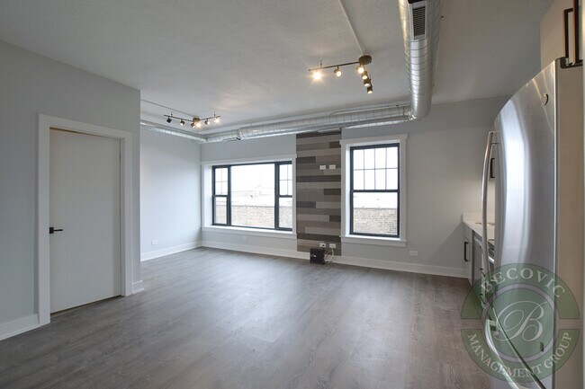 7645 N Sheridan Rd unit 108, Chicago, IL 60626 - photo 3