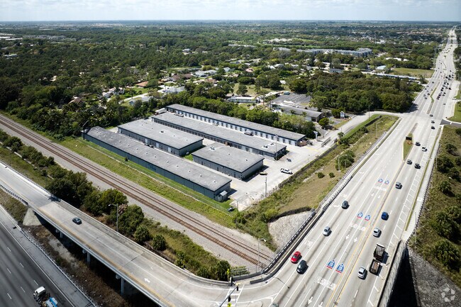 High Ridge has quick access to the interstate 95, making commutes to other neighborhoods simple.