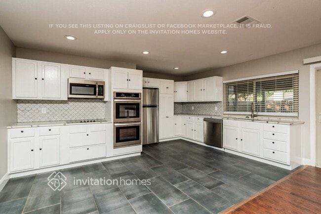 5001 Thompson Dr, the Colony, TX 75056 - photo 5