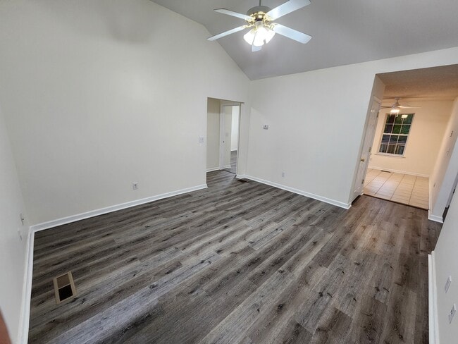 1140 Towne Square Ln, Athens, GA 30607 - photo 2