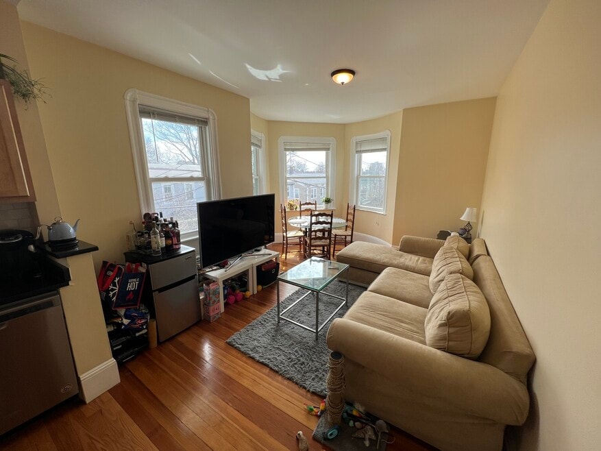 48 Lowell St unit 2, Somerville, MA 02143 - photo 1