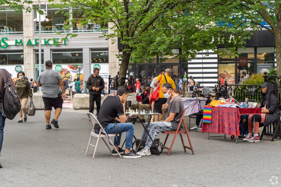 FlatironDistrict_ 502846_JM_073125_FINAL