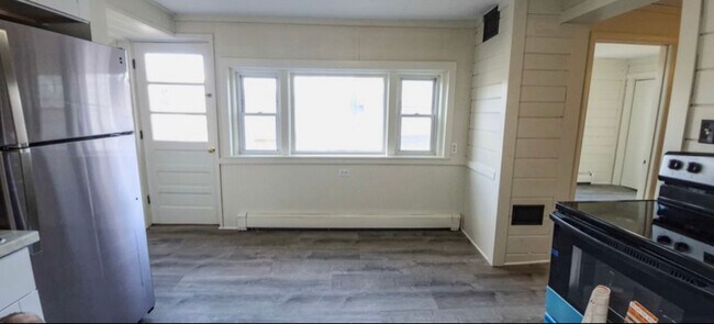 26-28 Depot St unit 28-1, Hillsboro, NH 03244 - photo 4