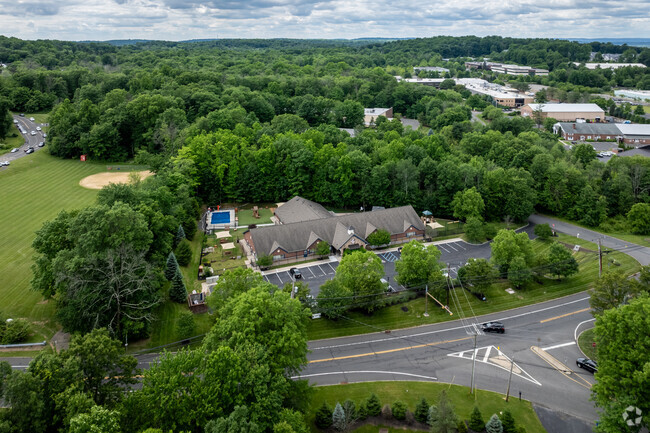 Apple Montessori Schools and Camps - Warren boasts a student-teacher ratio of 3 to 1.