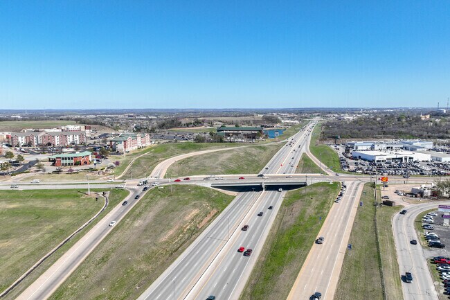 Downtown Broken Arrow has easy access to Highway 51 for commuters.