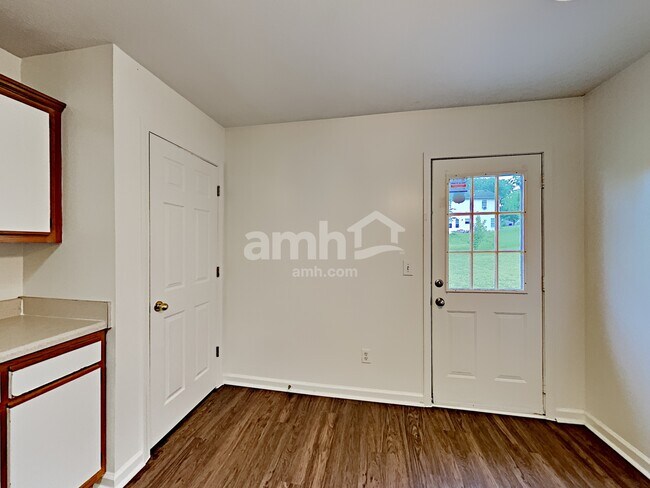 1202 Larzelere Ln, La Vergne, TN 37086 - photo 5