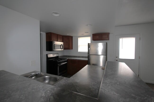 Candlelight Apartments & Condos, Mount Orab, OH 45154 - photo 3