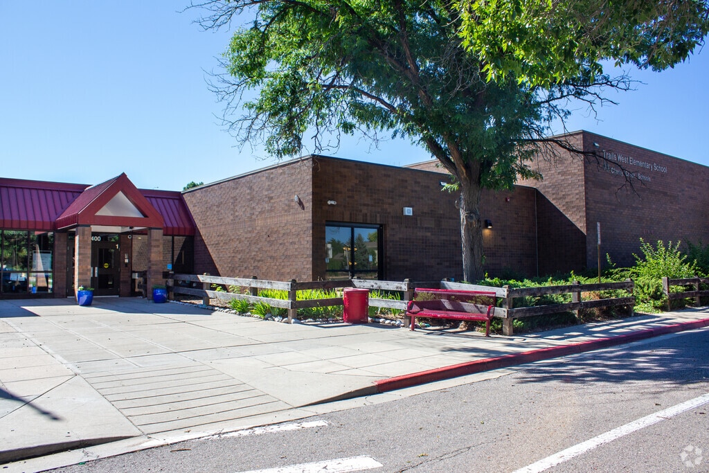 Trails West Elementary School building in Outer Aurora.