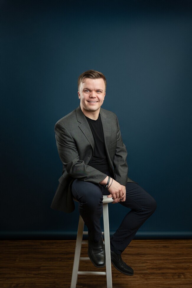 Agent Photo
