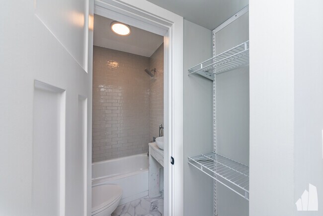 501 W Belmont Ave unit 7D, Chicago, IL 60657 - photo 6
