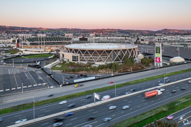 The old Oakland arena is very close to the Webster neighborhood.