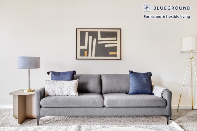 550 14th Rd S unit FL15-ID397, Arlington, VA 22202 - photo 2