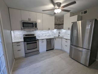 114 Scofield Ave, Johnson City, TX 78636