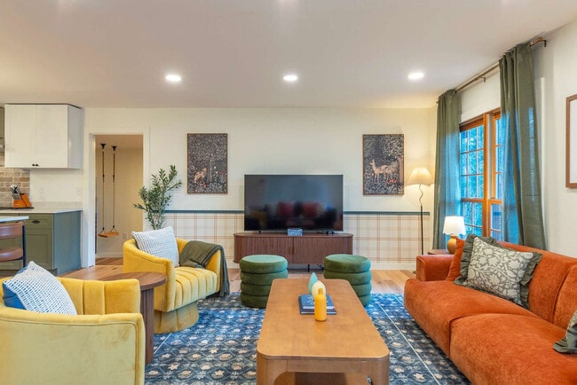 32 Whitaker View Rd unit ID1352405P, Fairview, NC 28730 - photo 2