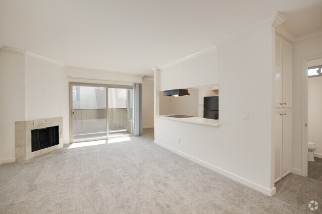 2BR, 2BA - 1,000SF - Living Room