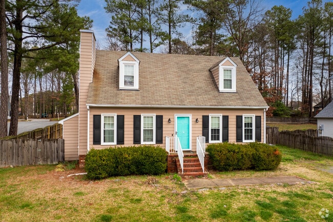 Cape Cod styled homes are popular in Echo Lake.