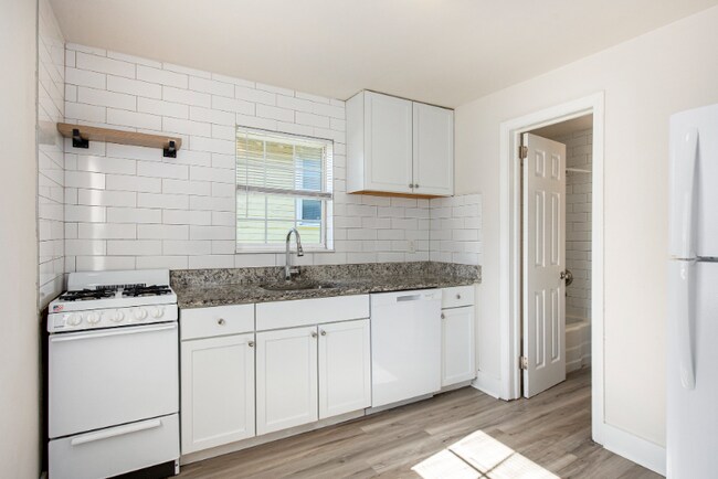 1904 Hampton Ave unit 4, North Charleston, SC 29405 - photo 5