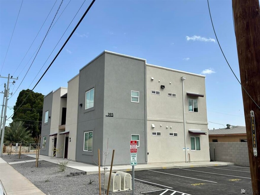 195 N 17th Ave, Yuma, AZ 85364 - photo 1