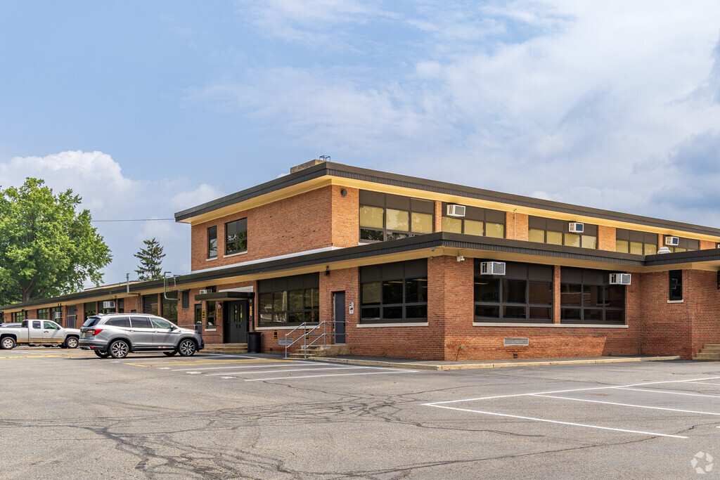According to niche.com, River Dell Middle  School has received an A rating.