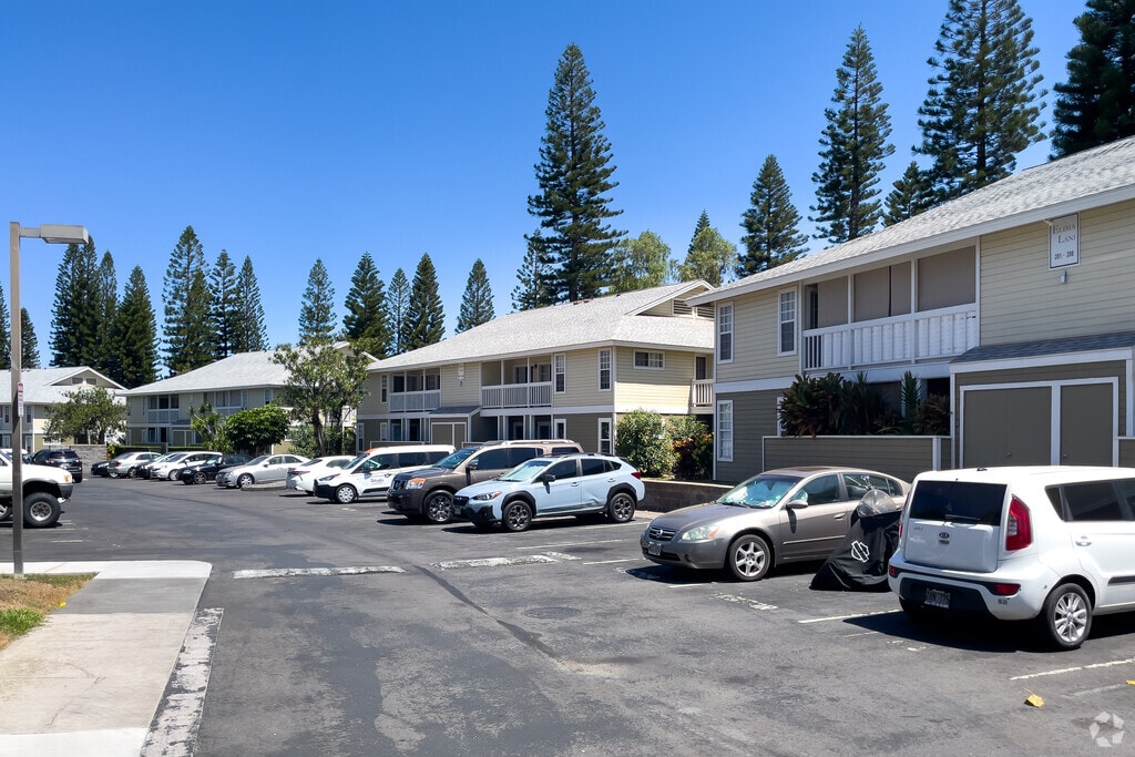 Townhomes surround the golf course.