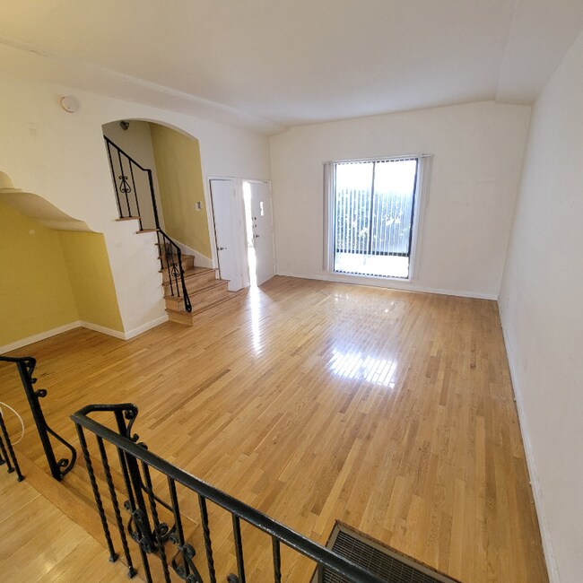 4528 Edgewood Place unit 1, Los Angeles, CA 90019 - photo 2