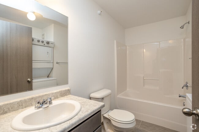 Studio - 453SF - Bathroom