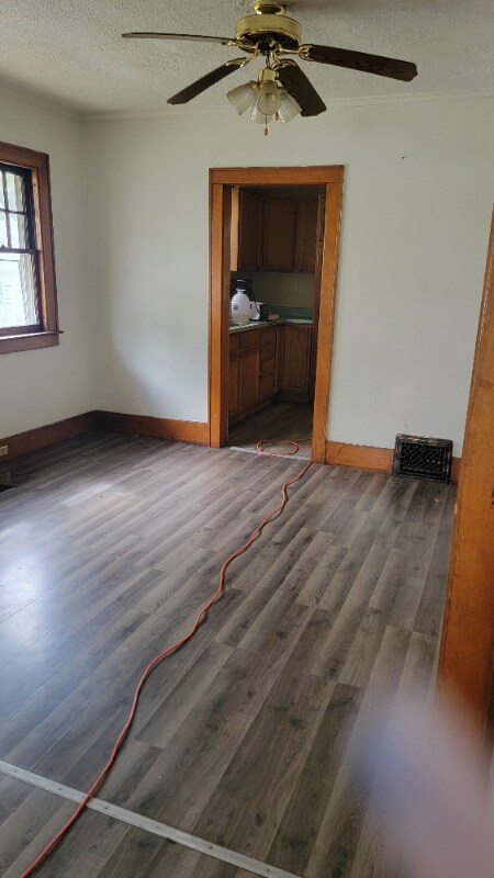 1907 N Charles St, Saginaw, MI 48602 - photo 4