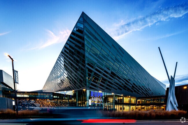 Rupp Arena in downtown Lexington is a short walk from South Broadway Park.