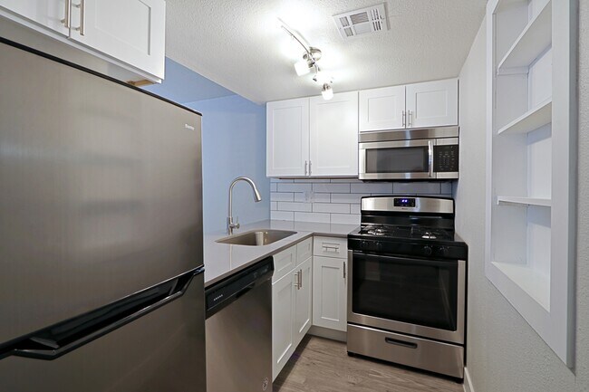 Allora Phoenix Apartments, Phoenix, AZ 85021 - photo 5