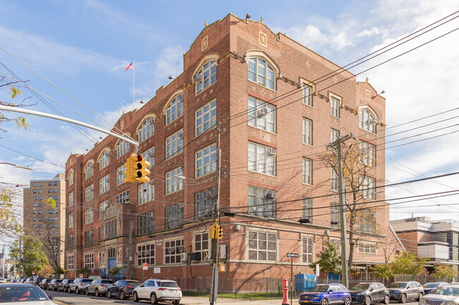 PS 188 Michael E. Berdy has 306 students in grades PK, K-5.