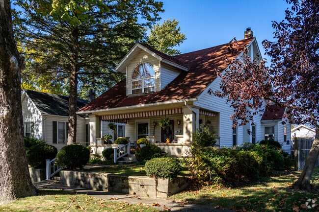 Bungalow style homes in Northeast Marion sit in the shade of mature trees.
